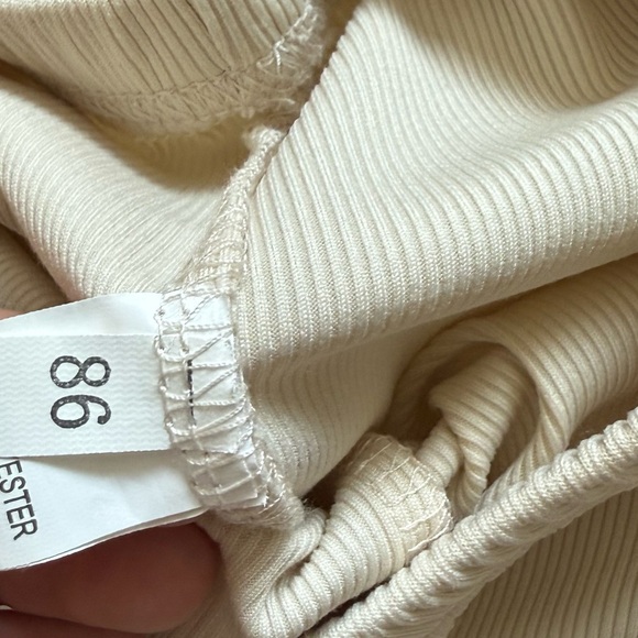 Old Navy|Baby girl short sleeve Peach Top with ruching and Cream Pants•••12-18m - Picture 5 of 6